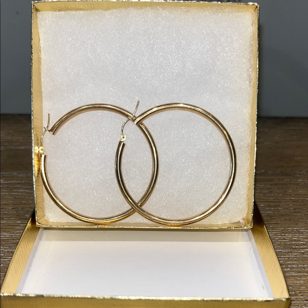 ❤️Genuine 14 Kt Chic Gold Hoop Earrings
